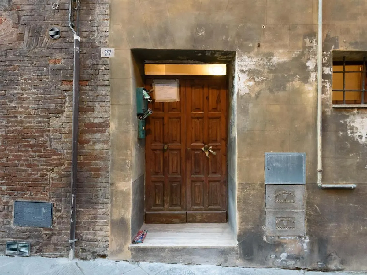 Hortus Conclusus + Free Parking Apartment Siena Italy
