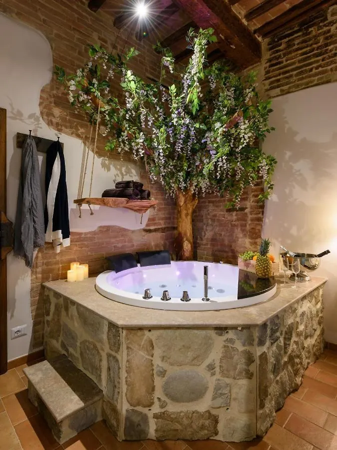 Hortus Conclusus + Free Parking Apartment Siena