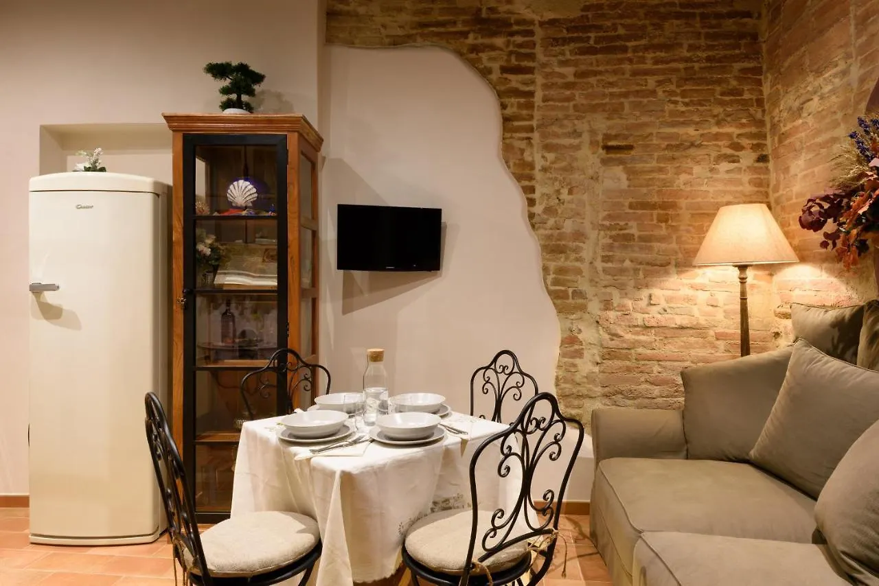 Hortus Conclusus + Free Parking Apartment Siena