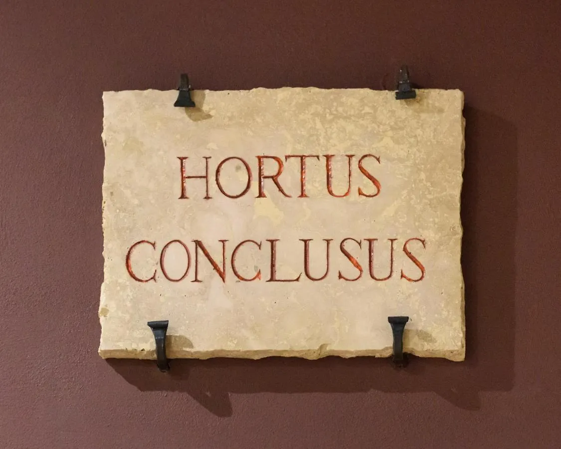 شقة Hortus Conclusus + Free Parking سيينا 0*,